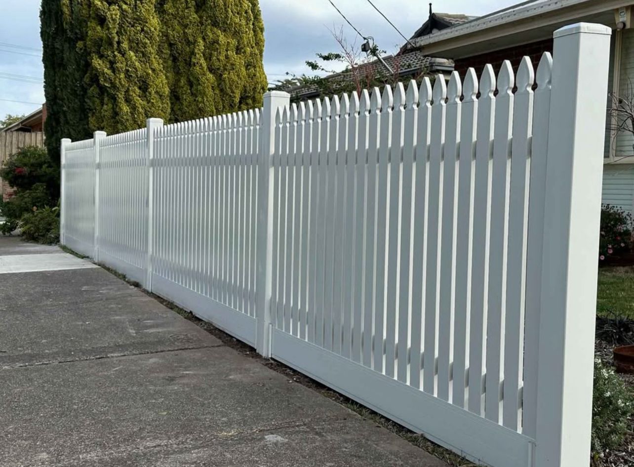Scalloped traditional picket fence, Altona