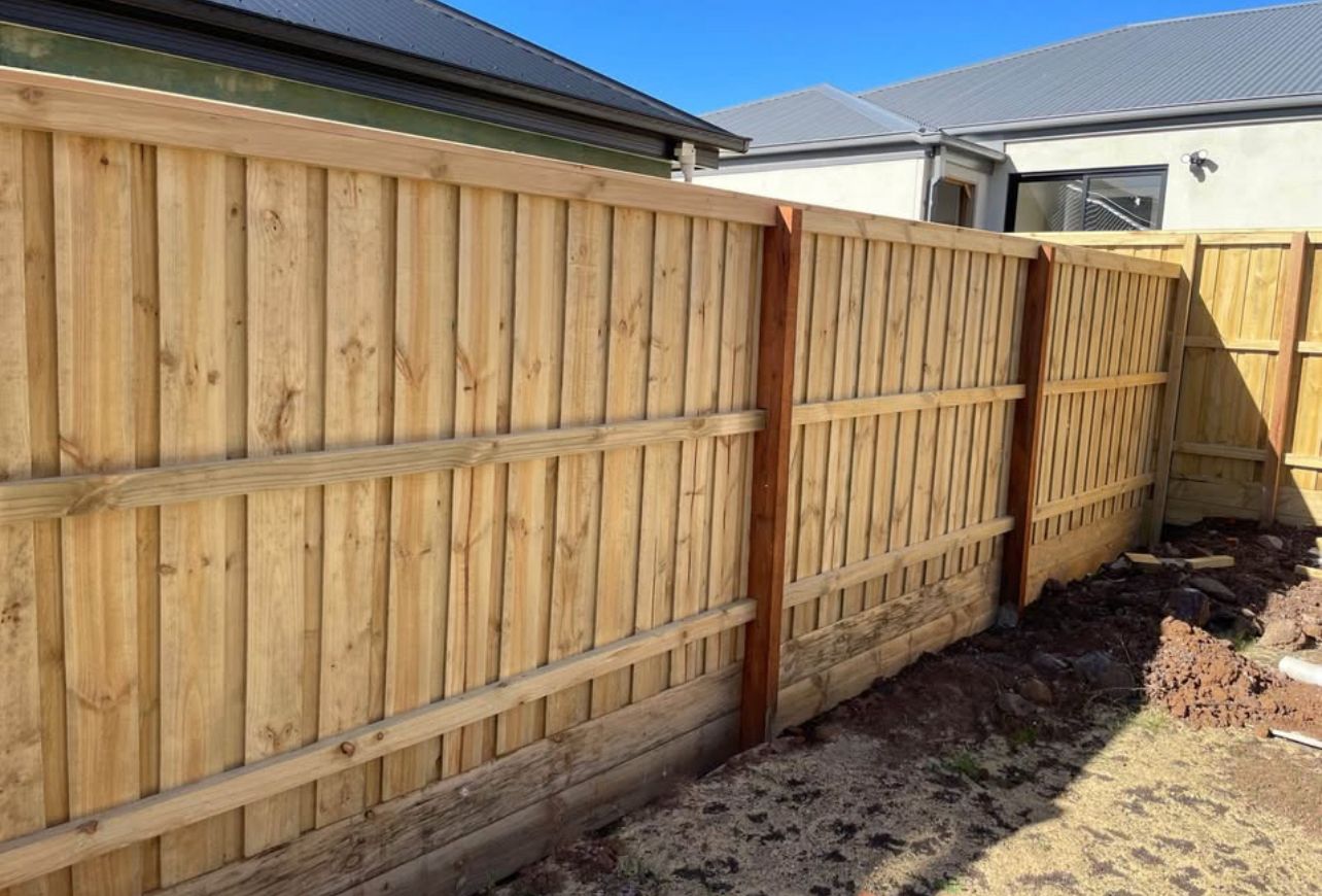 Capped timber paling repair, Hoppers Crossing