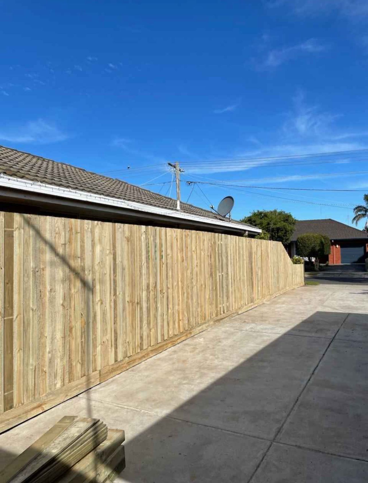 New treated pine paling fence with capping, Hoppers Crossing